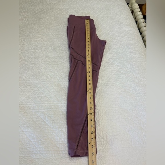 Victoria Secret Sport-Raspberry Colored Athletic Leggings w/Pockets.Size Medium. - Picture 5 of 6